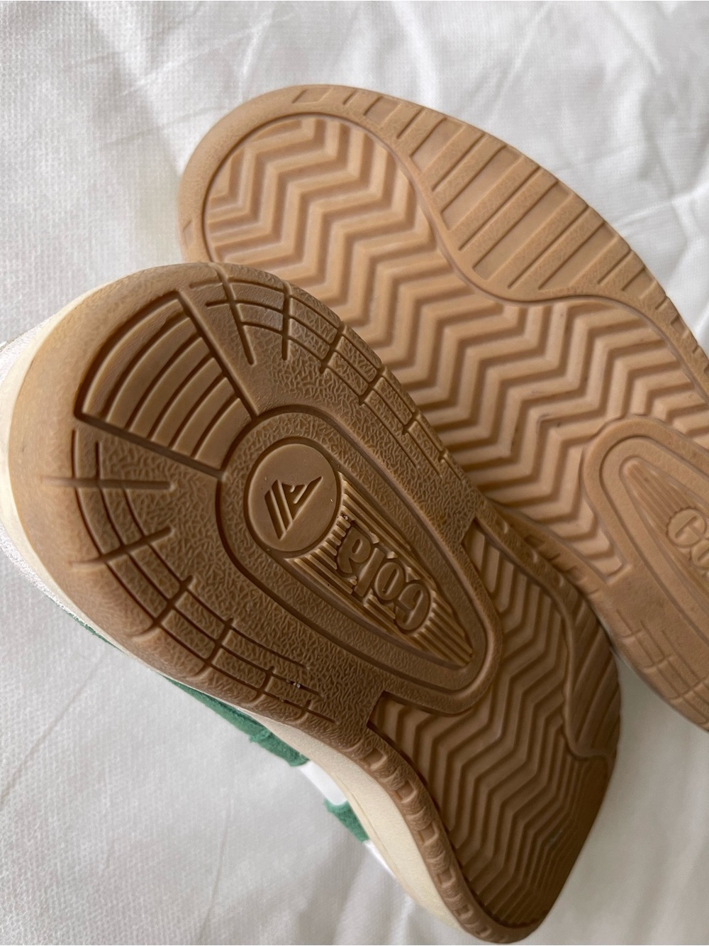Gola Hawk Women’s Casual
Sneakers White/ Dark Green/ Gold Relaxed 80’s 7US, 24CM - Picture 10 of 13
